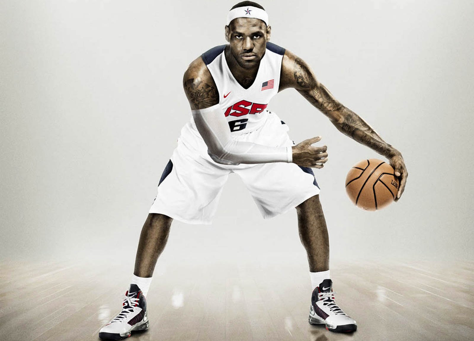 中超裁判判罚引发巨大争议（中超裁判判罚掀起轩然大波）