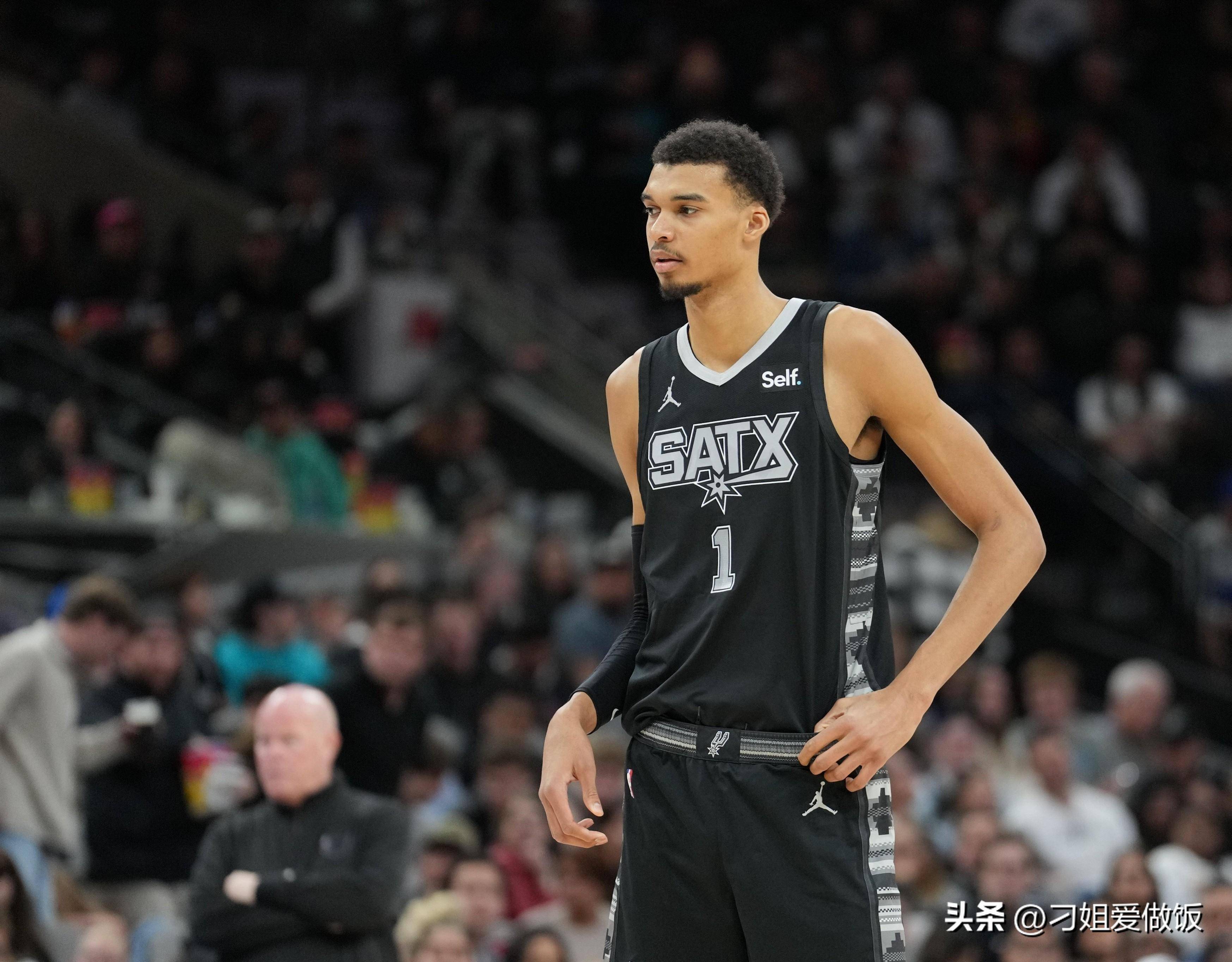 皇马欧冠大名单：姆巴佩、维尼修斯领衔，赫伊森、裤袜缺席（皇马欧冠名单出炉：姆巴佩携维尼修斯压阵，赫伊森与库尔图瓦缺席）