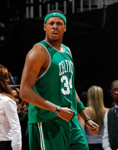 TA：奥赖利成功限制住了萨拉赫，他的防守表现远超多数边后卫（TA：奥赖利成功冻结萨拉赫，防守表现优于大多数边后卫）