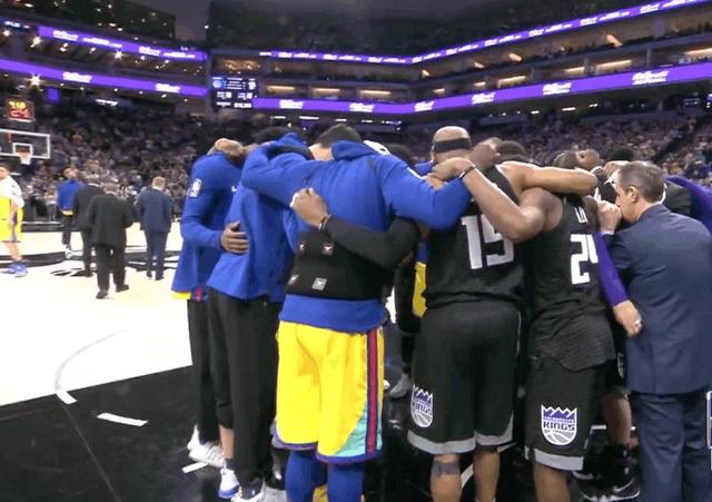 库蒂尼奥为小儿子庆祝生日，一家人身穿他效力过球队的球衣（库蒂尼奥为幼子庆生，全家齐穿他曾效力球队球衣）